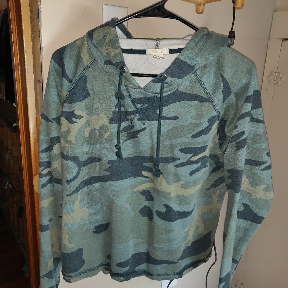 Women's L Camo Sweatshirt